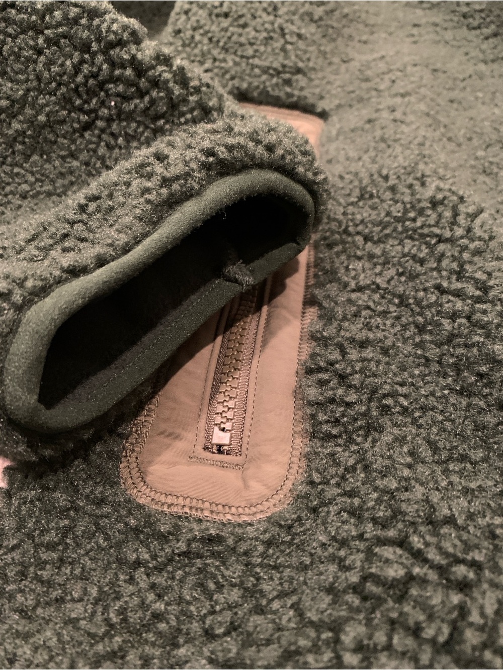 JW ANDERSON + UNIQLO Dark Green Sherpa Zip Jacket - Picture 7 of 12